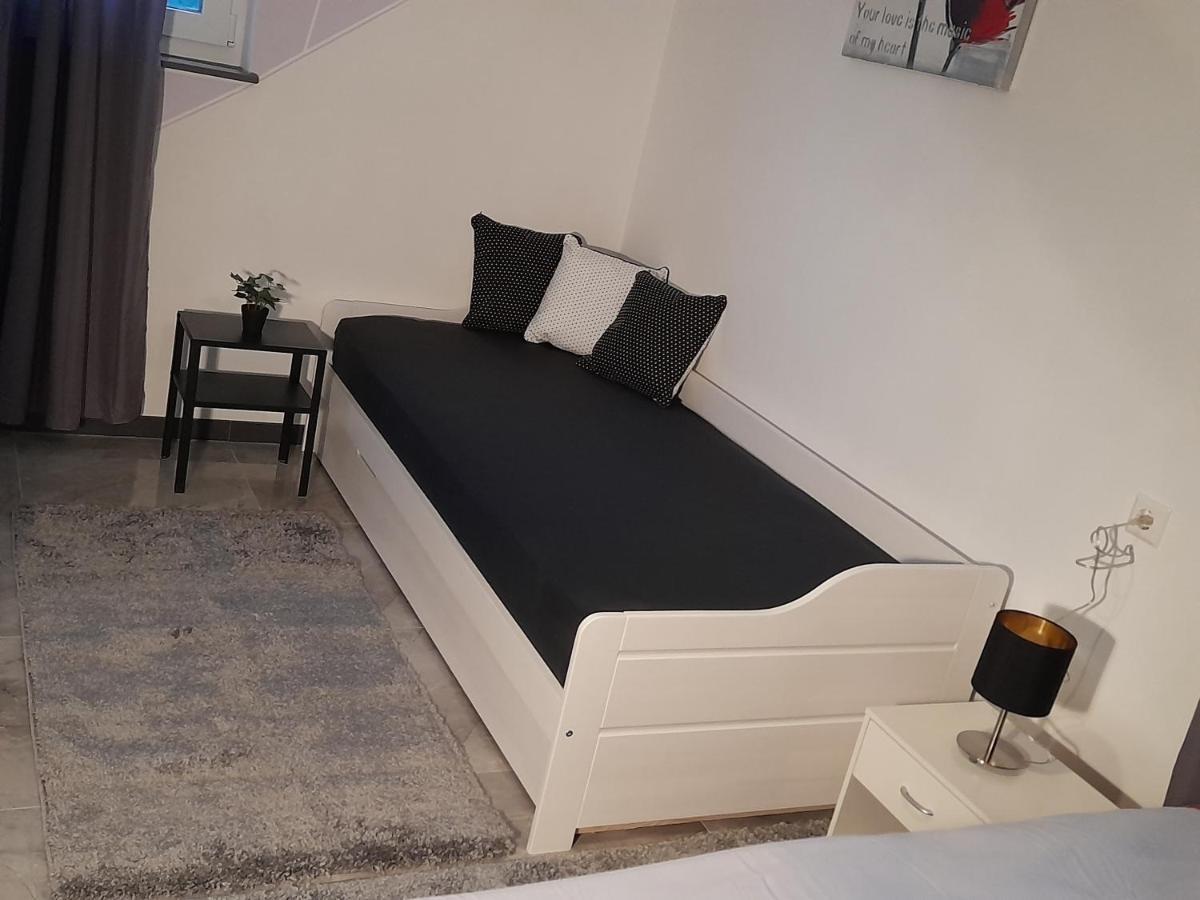 Berlin - Schoenefeld Gruene Wohnung 外观 照片